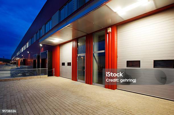 De Almacén Moderno Foto de stock y más banco de imágenes de Almacén - Almacén, Noche, Aire libre