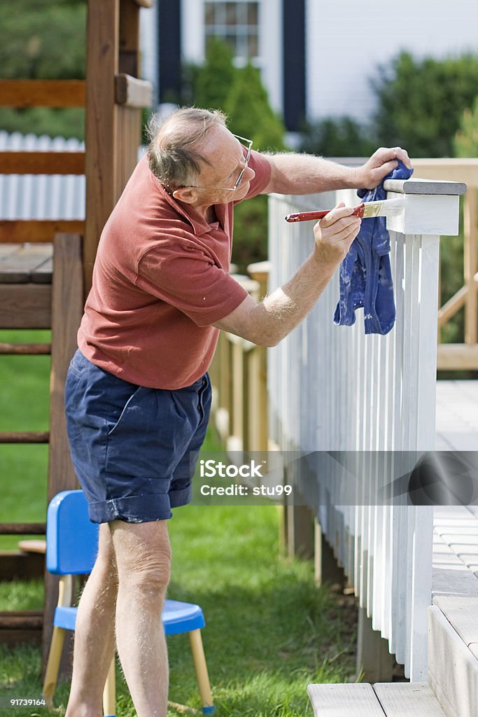 Homem Pintando Vedação - Royalty-free Cerca Foto de stock