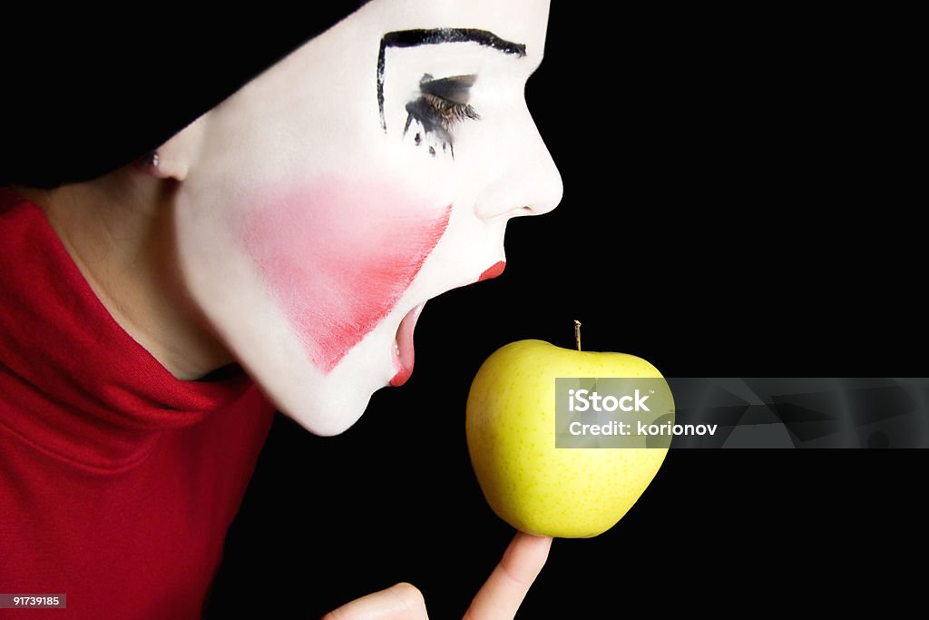 Мим Кусать apple - Стоковые фото Есть роялти-фри