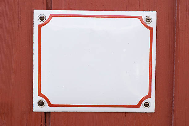 textfreiraum – traditionelle emaille square weiß sign - danish culture denmark old fashioned sign stock-fotos und bilder