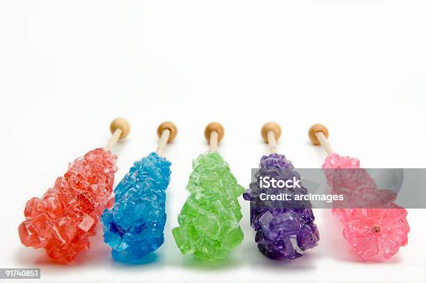 Rock Candy En Cinco Colores Foto de stock y más banco de imágenes de Anticuado - Anticuado, Azúcar, Color - Tipo de imagen