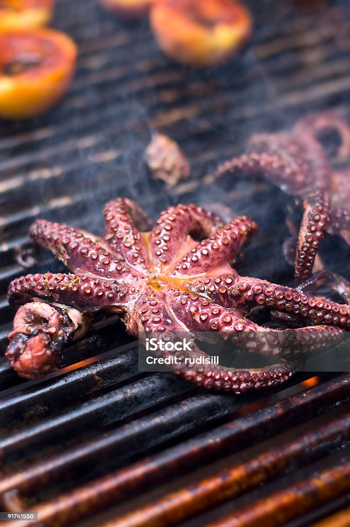 Pulpo a la parrilla - Foto de stock de Pulpo libre de derechos