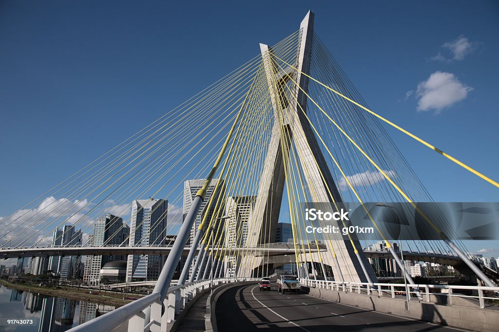 Octavio Frias de Oliveira ponte em São Paulo - Foto de stock de São Paulo royalty-free