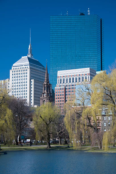 skyline di boston - boston new england water church foto e immagini stock