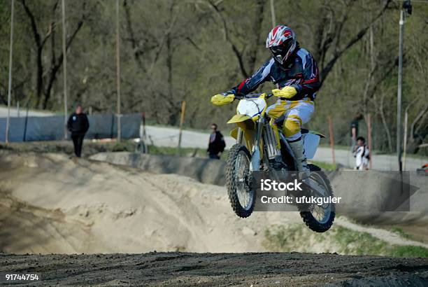 Motocross - Fotografias de stock e mais imagens de Aventura - Aventura, Capacete de desporto, Capacete de proteção