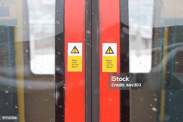 튜브 열차 문 0명에 대한 스톡 사진 및 기타 이미지 - 0명, 객차, 겨울