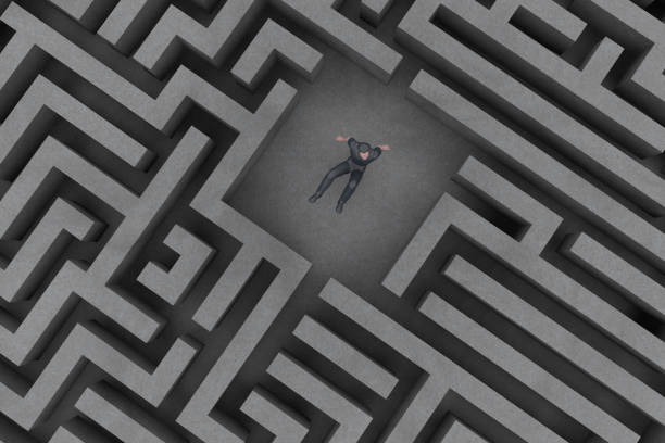 istock Businessman And Maze 917512042