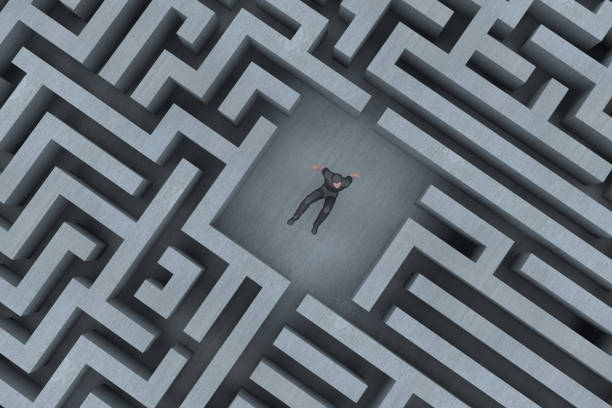 istock Businessman And Maze 917512108
