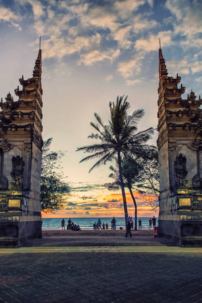 pôr do sol bali em kuta - kuta beach - fotografias e filmes do acervo