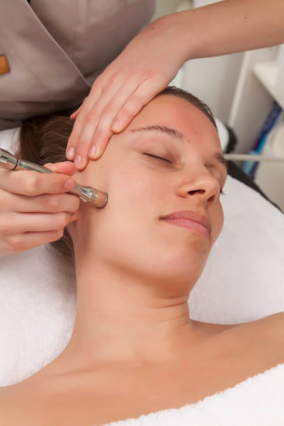 istock Cosmetology procedures on the face 917553408