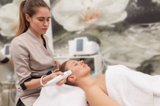 istock Cosmetology procedures on the face 917554444