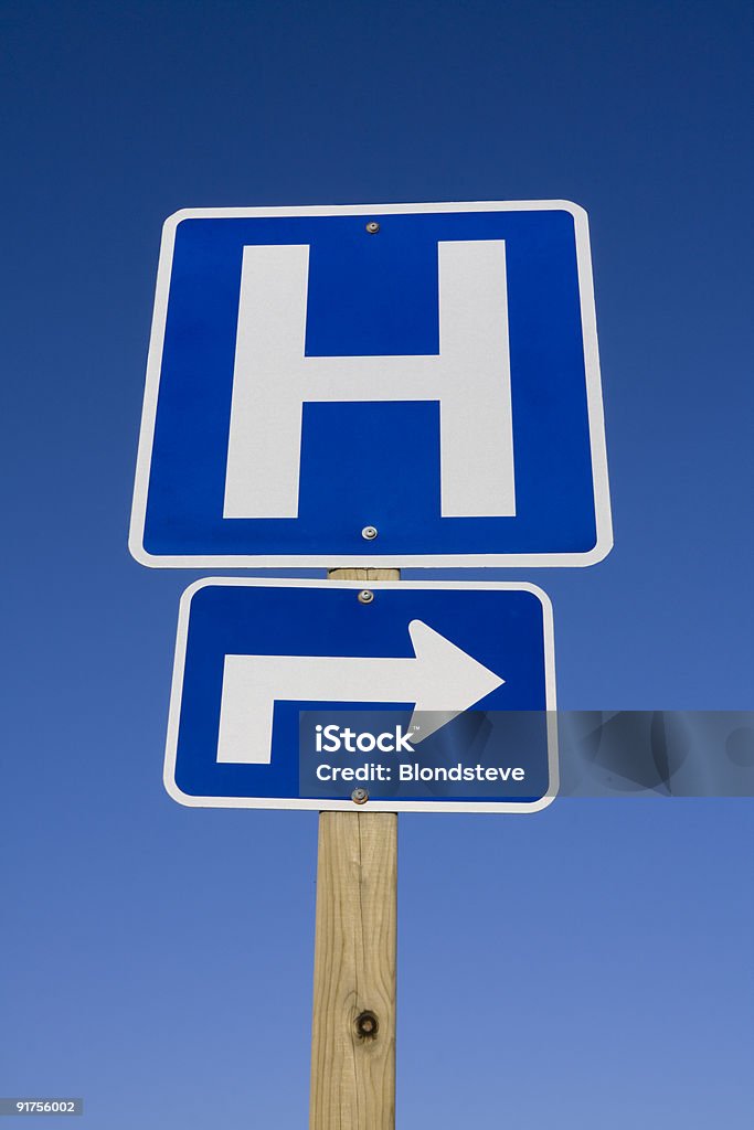 Ospedale Cartello stradale con freccia - Foto stock royalty-free di Ospedale