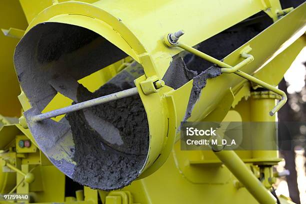 Misturador De Cimento - Fotografias de stock e mais imagens de Amarelo - Amarelo, Aço, Balde