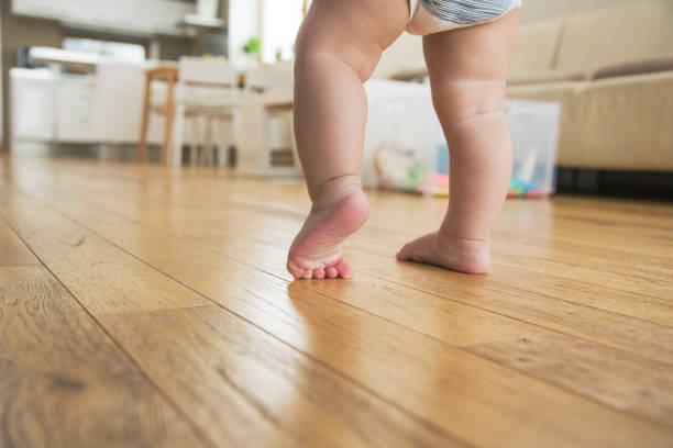 Premiers Pas Bebe Banque D Images Et Photos Libres De Droit Istock Premiers Pas Bebe Banque D Images Et Photos Libres De Droit Istock