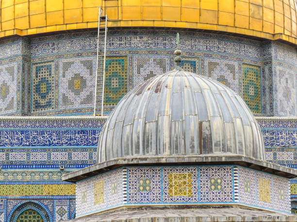haube des felsens und kuppel der kette moscheen, jerusalem - dome of the rock jerusalem israel arch stock-fotos und bilder