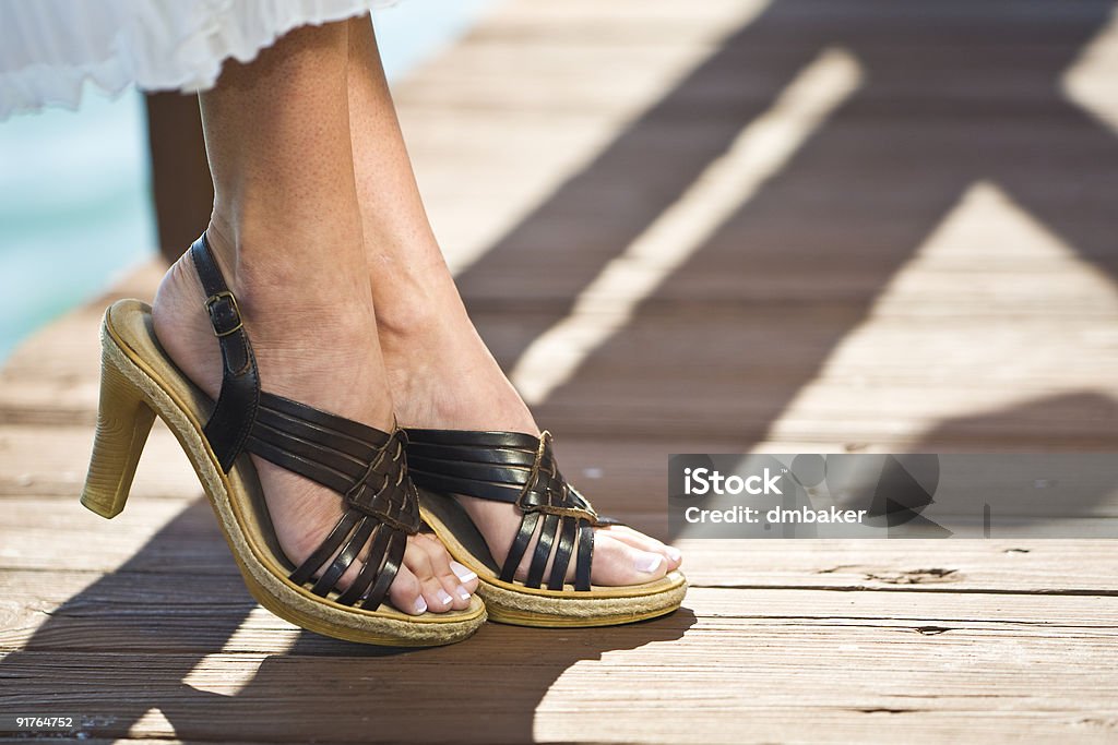 Mulher perfeita de pés em Sandálias - Royalty-free Adulto Foto de stock