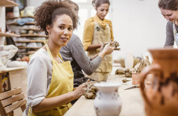 istock Small Group of People Doing Pottery in an Art Studio 917652884