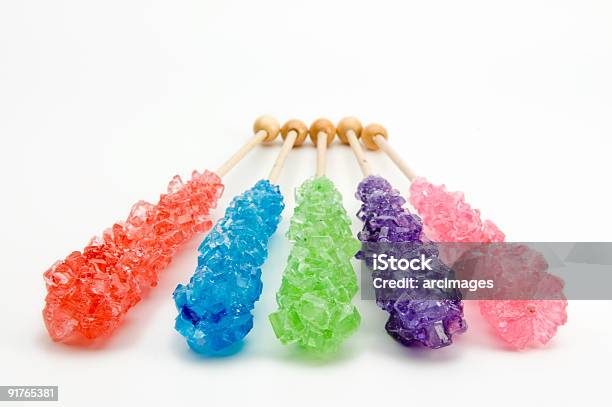 Rock Candy W Pięciu Kolorach - zdjęcia stockowe i więcej obrazów Cukrowa laska - Cukrowa laska, Cukier, Kryształ