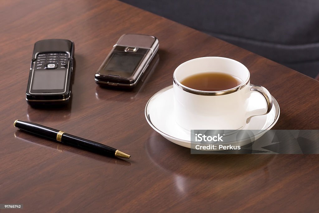 Chá de café caneta e telemóveis dois - Royalty-free Bebida Foto de stock