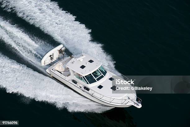 White Schnellboot Stockfoto und mehr Bilder von Antenne - Antenne, Besatzung, Eleganz