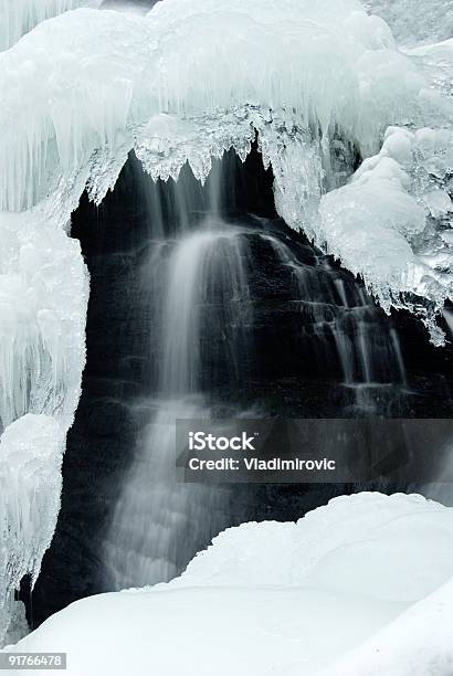 Зимний Водопад — стоковые фотографии и другие картинки Icefall - Icefall, Без людей, Белый