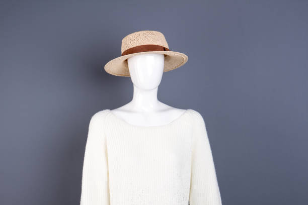 istock Close up mannequin in female straw hat. 917670916