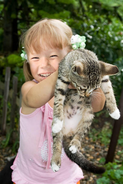istock Girl with kitten 91769318
