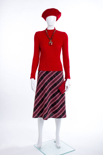 istock Red beret, sweater and wallet. 917703402