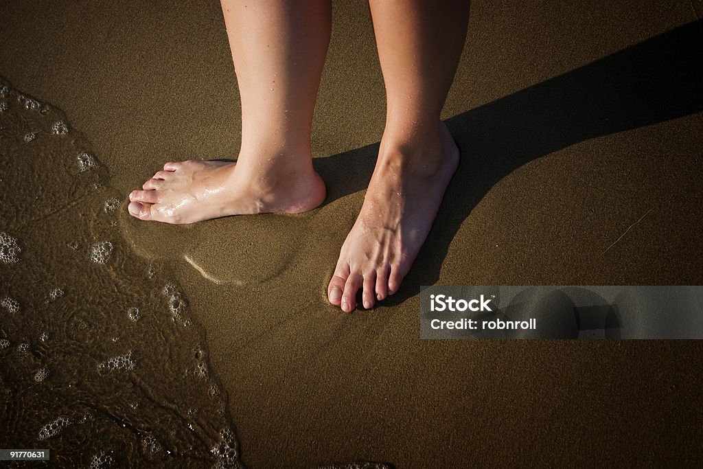 Barfuß Beine auf dem sand beach - Lizenzfrei Aktiver Lebensstil Stock-Foto