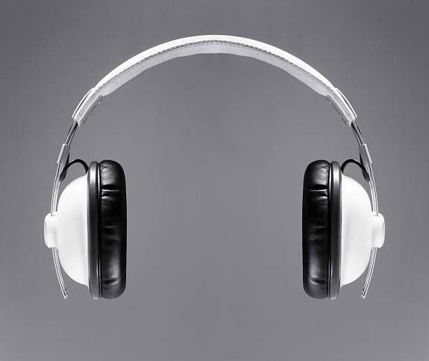 los auriculares blanco - contemporary style audio fotografías e imágenes de stock