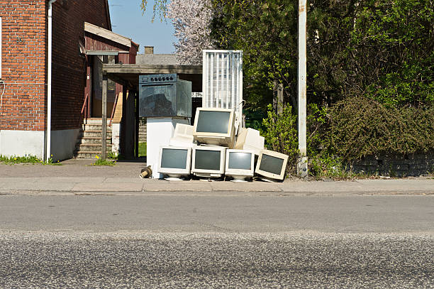 istock Group of computerscreens outside urban house 91771283