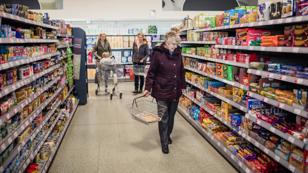 istock Four Generation Family Shopping 917731104