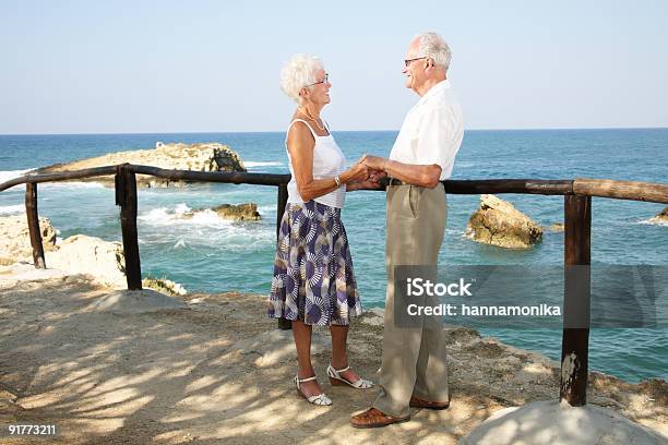 Happy Senior An Feiertagen Stockfoto und mehr Bilder von 80-89 Jahre - 80-89 Jahre, Aktiver Senior, Alter Erwachsener