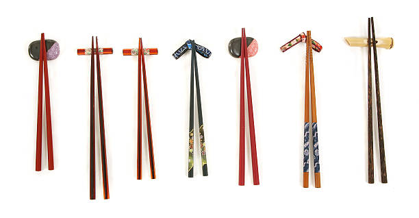 baguettes-plusieurs paires - chopsticks rest photos et images de collection