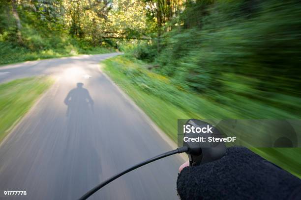 Manhã Corrida De Bicicleta - Fotografias de stock e mais imagens de Ao Ar Livre - Ao Ar Livre, Bicicleta, Bicicleta de Corrida