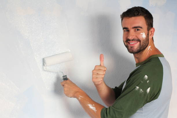 istock Maintenance man giving a thumbs up 917777876