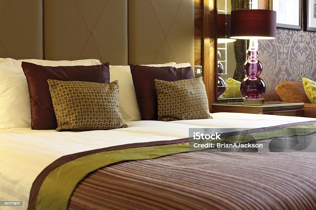 Luxuoso Quarto de hotel - Royalty-free Almofada - Roupa de Cama Foto de stock