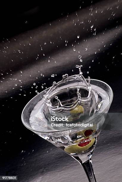 Splash Da Martini - Fotografie stock e altre immagini di Alchol - Alchol, Bicchiere da Martini, Cocktail