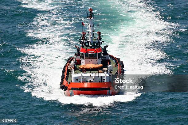 海岸沿いの安全性セルビッジ救助船 - エンジンのストックフォトや画像を多数ご用意 - エンジン, カラー画像, タグボート
