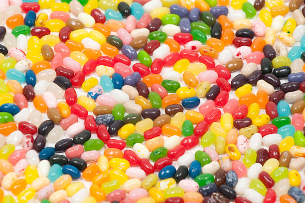 istock Red jellybean heart with arrow 91780494
