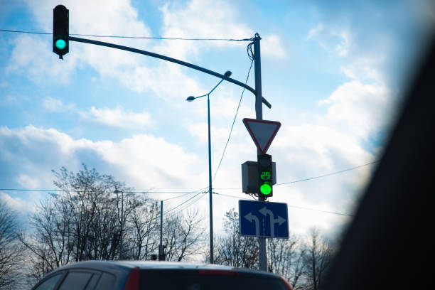 istock green light with seconds count in shiny weather 917820292