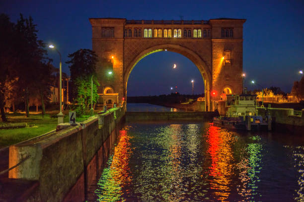 istock Gateway on Moscow Canal, Russia 917826984