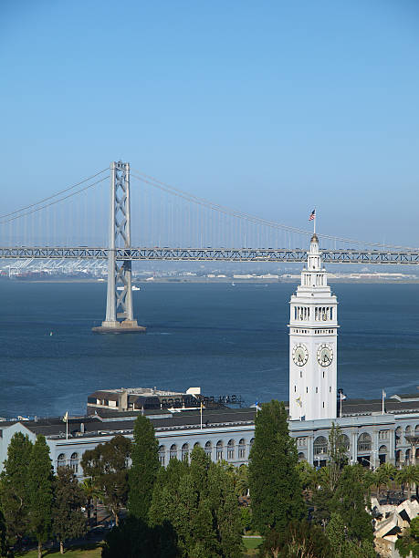 ферри-билдинг & bay bridge - bay bridge san francisco county san francisco bay area landscaped стоковые ф�ото и изображения