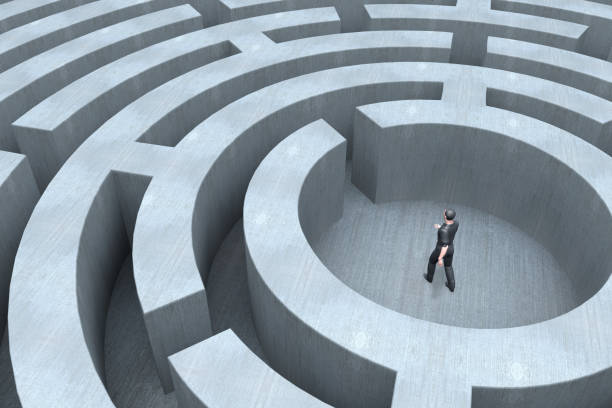 istock Businessman And Circle Maze 917857788