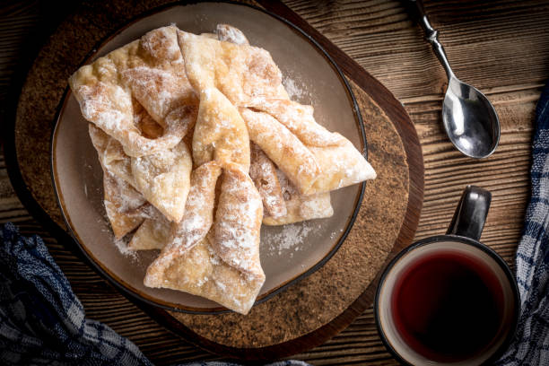 istock Faworki - traditional Polish crispy dessert. 917865184