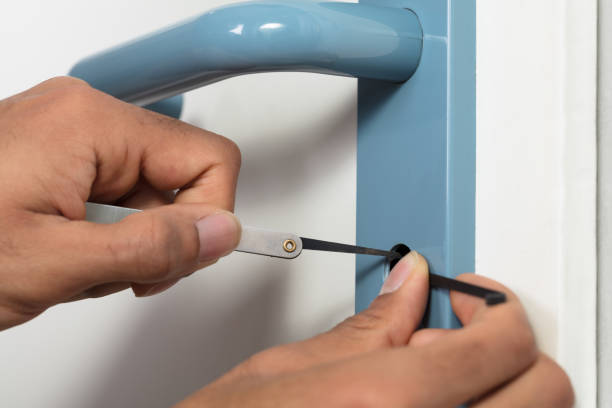 istock Person Opening Door Lock 917885692