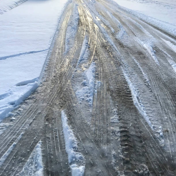 istock Snowy Icy Road 917891922