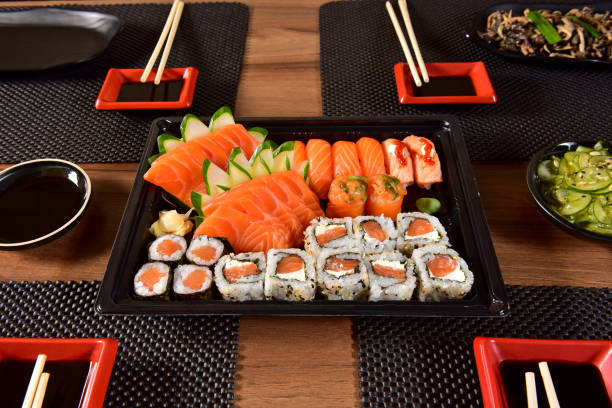 istock Japanese food to go 917901968