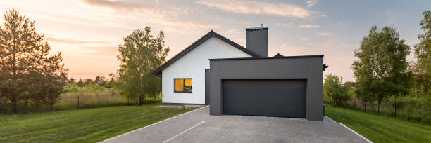 istock Modern suburban house 917903756