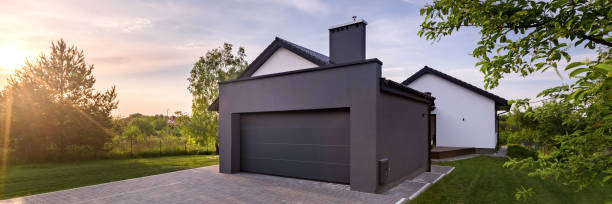 istock Garage and family house 917903778